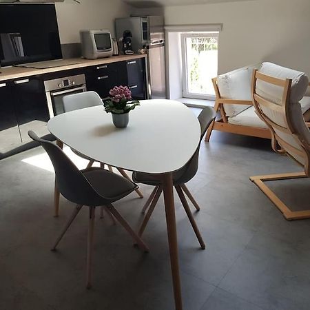 Petite Maison Type Loft En Plein Bourg D'Ambazac Extérieur photo